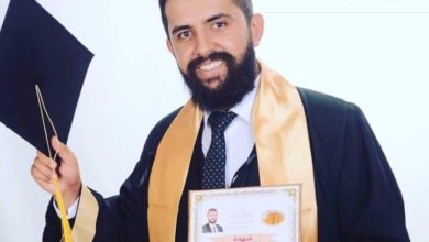 صورة علي الجابي “السينما، فن جامع للفنون الإنسانية من العمارة و الموسيقى والرسم  و النحت  والشعر والرقص، فهو مرآة النفس الإنسانية