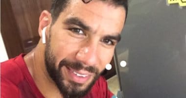 صورة الأهلي يفحص “سمّانة” شريف إكرامي ..من الإصابة