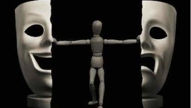 صورة الأكتئاب المبتسم…وأقنعة السعادة الزائفة