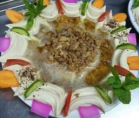 الحمص باللحمة وسر المحافظة على لونه الأبيض
