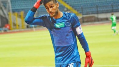 صورة الأهلي يداعب الزنفلي بعد رحيل إكرامي