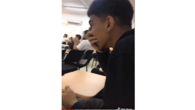صورة “بالفيديو “شاب مصري يغني أثناء المحاضرة .. ماهي رد فعل الأستاذ الجامعي