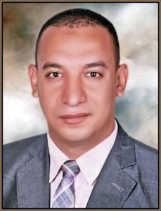 الدكتور أحمد مقلد