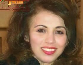 صورة “منى شابو “الكاتبة والناشطة الحقوقية تدافع عن المراة وتكشف عن معانتها داخل المجتمعات العربية.