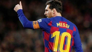 صورة جماهير برشلونة تصدم ميسي عقب التعادل مع ألافيس