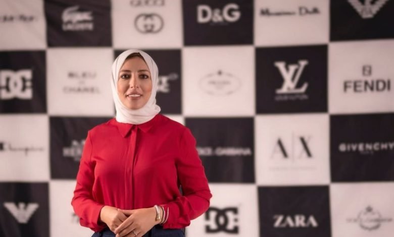 "مروة جمال" هذه الألوان موضة الخريف لخروجات المساء