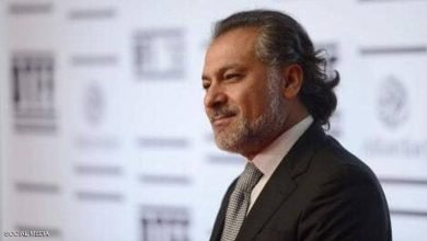 صورة المخرج والمؤلف منعم سعيد حاتم علي خسارة كبيرة للثقافة العربية والدراما السورية
