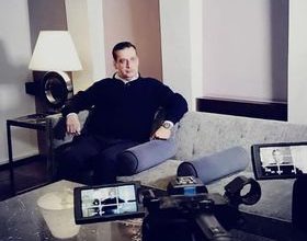 صورة سعيد البيطار أشاد إلى رجال الأعمال البارزين في فلسطين أثناء تصويره لقوارير الدموع