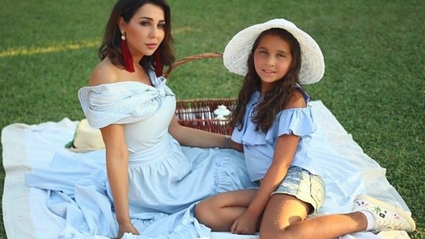 رابعة الزيات بهذه الكلمات تعايد ابنتها كنز