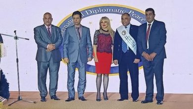 صورة نجوم الفن و أطباء التجميل ومصممي الأزياء في “ملتقى الصحة والجمال والإبداع “