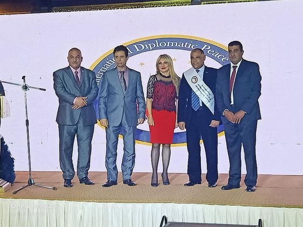 نجوم الفن و أطباء التجميل ومصممي الأزياء في "ملتقى الصحة والجمال والإبداع "