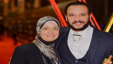 صورة أحمد خالد صالح نعى والدته بكلمات مؤثرة جدا