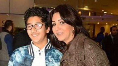 صورة بالفيديو وفاء تحتفل بتخرج ابنها عمر