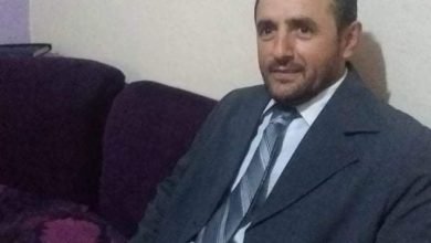 صورة الشاعر أحمد محمد سلامة” الشعر والعتابا ونسج اغنية لربما هذا الثالوث هو العشق الذي يمتزج بروحي كما يمتزج العطر في تويج وردة شامية