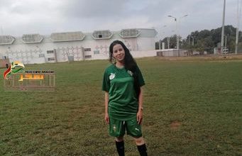 صورة لاعبة كرة القدم المغربية سمية طالب” طموحي تمثيل المنتخب الوطني”