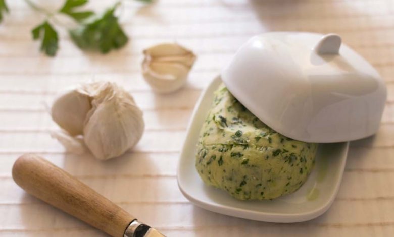 زبدة الأعشاب (البقدونس والثوم)