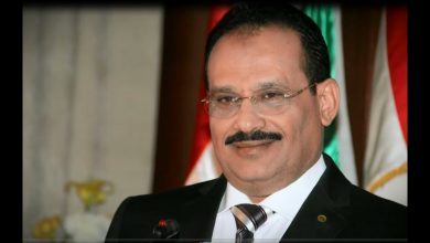 صورة د.عبد الولي الشميري” أوصي الجيل المعاصر ومن بعده بعدم هجر الكتاب والصفحات..والمكتبة يَنبوع المعرفة والثقافة منذ ألهم الله الإنسان بالقلم والحروف