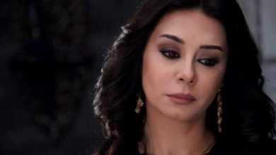 صورة كاريس بشار تنعي والدتها