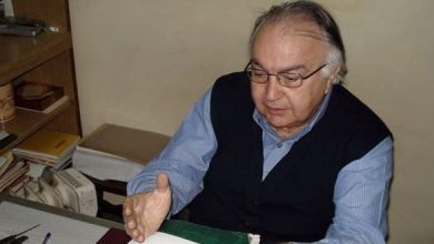 صورة هشام الكفارنه”رحل َوليد إخلاصي وعزاؤنا في ما تركه من إرث أدبي ثمين للمكتبة العربية