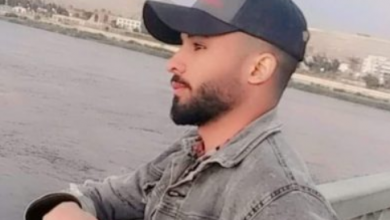 صورة اسلام عصام يتقن الرسم بكل الخامات القهوة و الجاف و الفحم