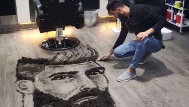 صورة يزن صالح رزق رسام من دون ريشةٍ وألوان …..