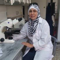 صورة الدكتورة صفاء عبد الكريم الحلبي “علم التشريح المرضي هو علم يبحث في أسباب الأمراض والكشف عن الأورام