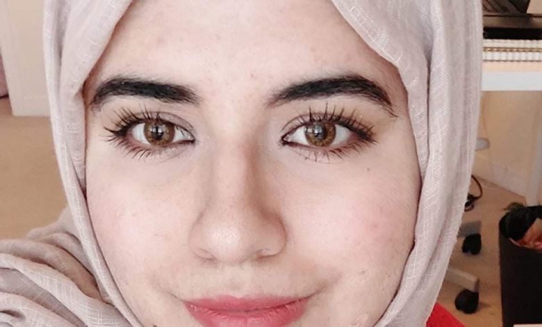 "مينا بشير" هدفي إعادة إحياء لغتي العربية في بقعة الغرب المنغلقة والمسيجة