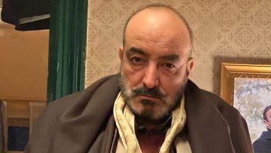 صورة الفنان أحمد صادق” للمسرح فلسفة والفلسفة حياة فالمسرح حياة
