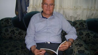 صورة د.فندي أبو فخر” التاريخ لا ولن يعيد نفسه وإذا ما تكرر حدث تاريخي ما ، فإنه يبدو باهتاً لا تأثير فاعل له.