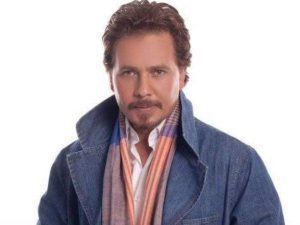 محمد رياض واحداً من نجوم كبار الفن ، ورئيس المهرجان القومي للمسرح في دورته السادسة عشر