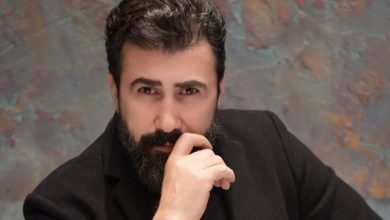 صورة الجمهور يشيد بأداء خالد القيش ويطلق عليه لقب الجوكر