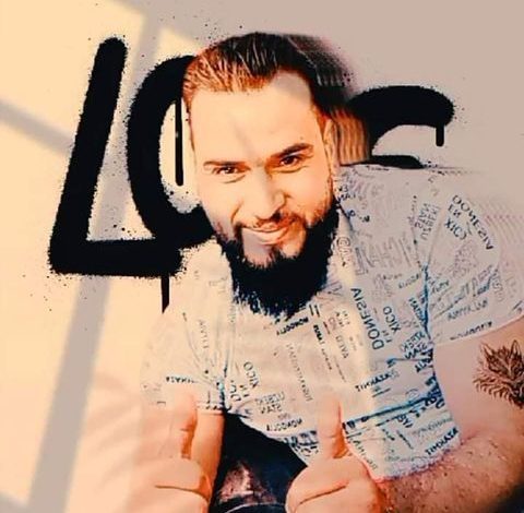 "لؤي شحادة "بدأت موهبته منذ الطفولة و يشارك بالعديد من المهرجانات والحفلات