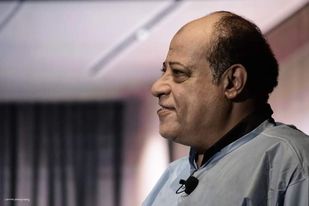 صورة رضا إدريس: فنان بموهبة الهاوي وقلب المحترف في “سحر الحياة