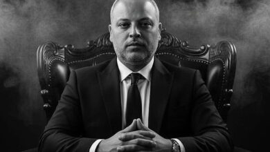 صورة تامر عبد المنعم.. ابن مستشار الرئيس الذي بدأ مذيعًا وأصبح فنانًا ومسؤولًا ثقافيًا مؤثرًا